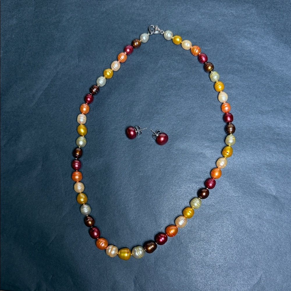 HONORA Fresh Water Pearls and matching earrings - Picture 2 of 8
